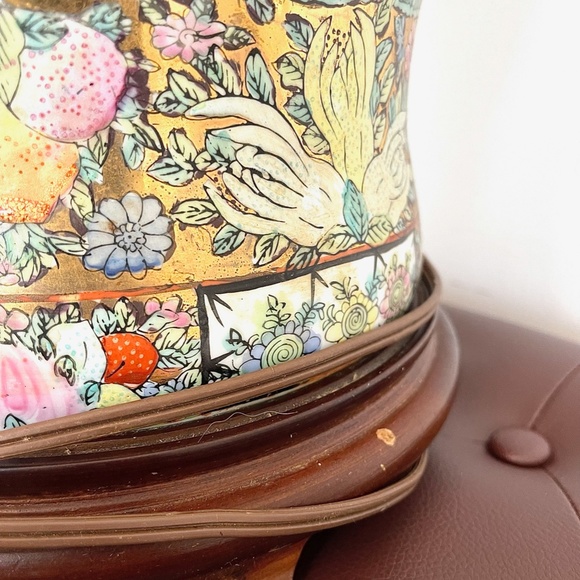 Antique Chinese Famille Rose Medallion Canton Lamp - Picture 3 of 8